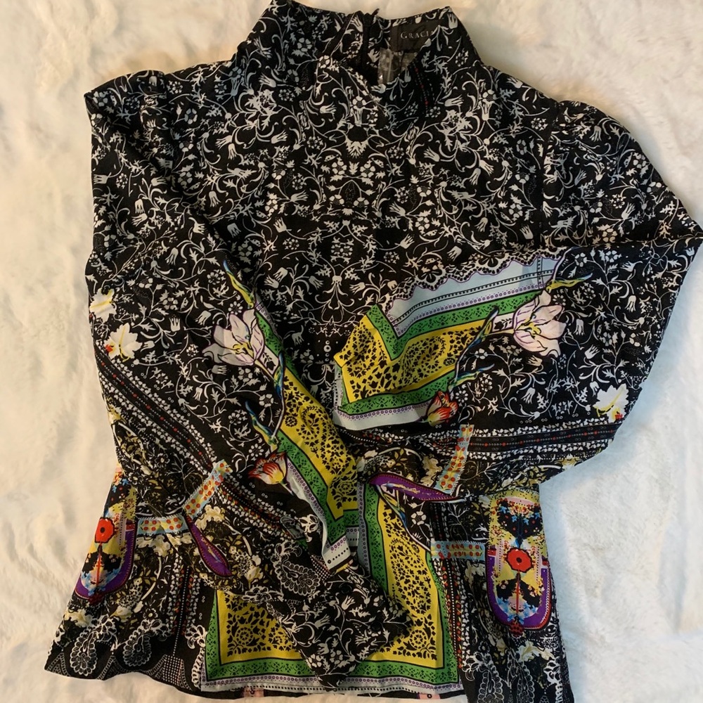 NWT gracia printed high neck blouse